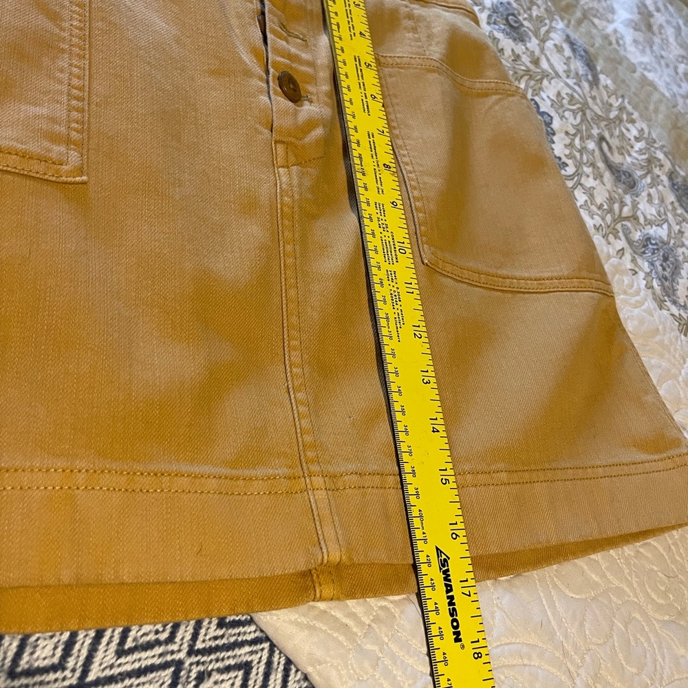 GAP button up mini skirt